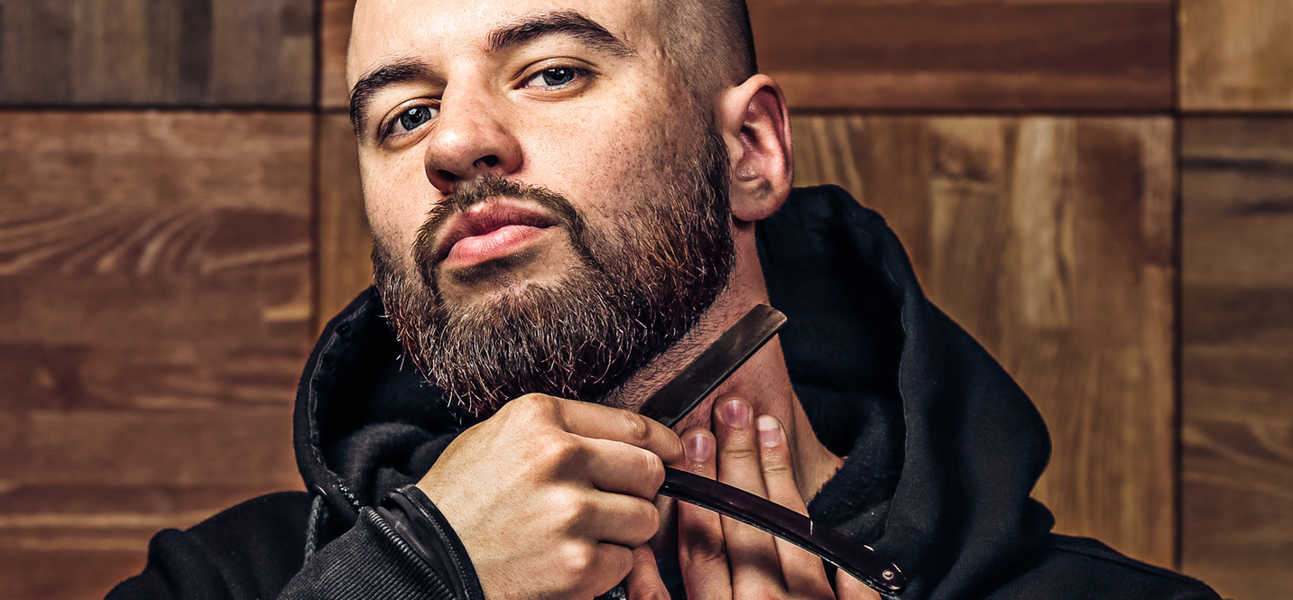 Straight Razors vs Safety Razors Battle of The Smooth!